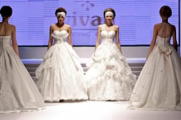 中国北京婚博会现场国际婚纱礼服流行时尚发布会