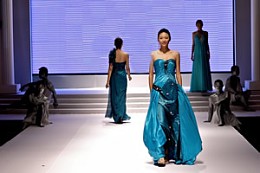 中国北京婚博会上婚纱礼服流行时尚发布会